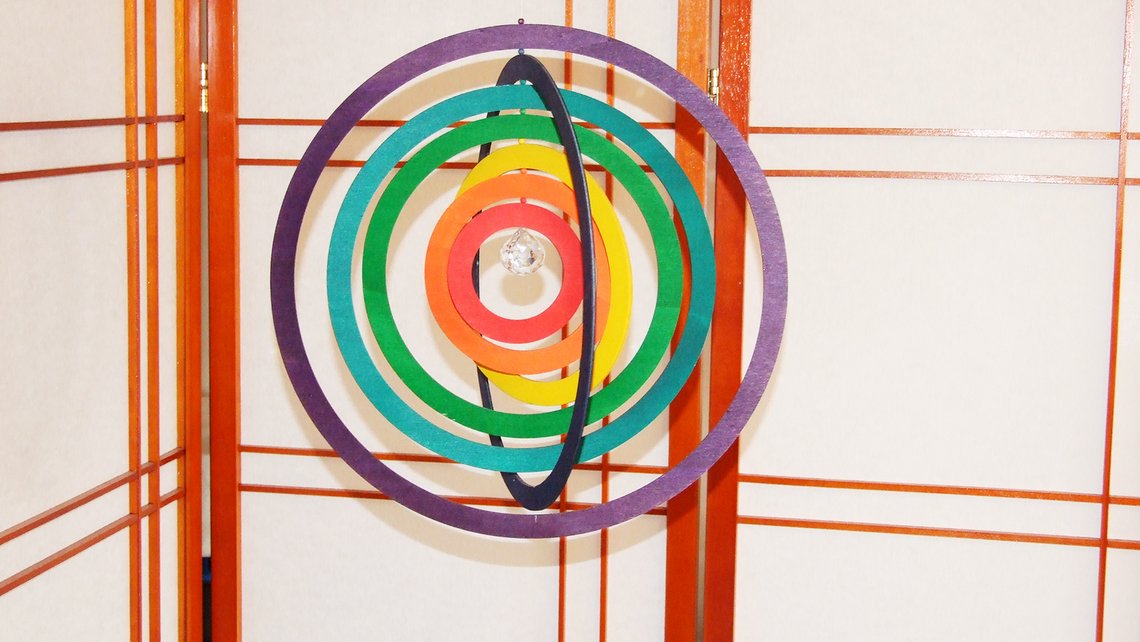 Kunstwerk mit verschiedenfarbigen Kreisen